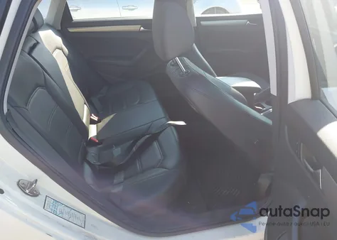 2015 Volkswagen Passat 1.8T Wolfsburg Edition z USA, uszkodzony, nr VIN 1VWAT7A35FC048725